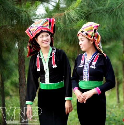 Thiếu nữ dân tộc Kháng.