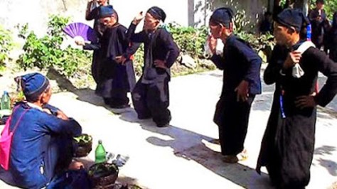 Lễ cúng Tết Khu Cù Tê của người La Chí diễn ra rất trang trọng.