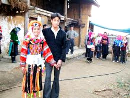 Cô dâu - chú rể trong ngày cưới.