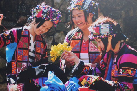 Tác phẩm Sắc màu Lô Lô của Ngô Đức Cần.