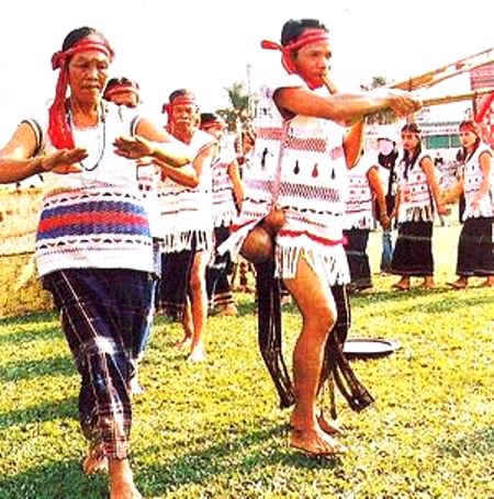 Trang phục dân tộc Mạ.