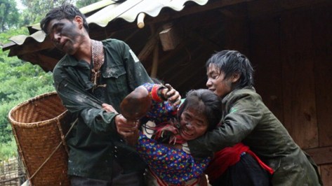 "Cuộc chiến dữ dội" giành cô dâu cũng bắt đầu.