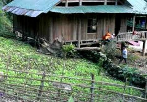 Một ngôi nhà của người Mảng.