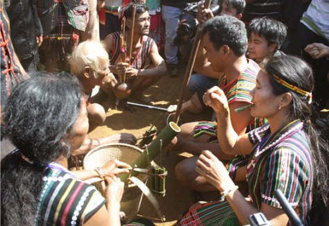 Lễ sum họp của người M'nông, Đắk Nông.