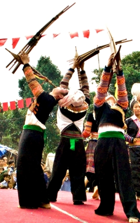 Kềnh tộc H'Mông.