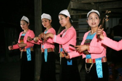 Hát Xường - dân ca tiêu biểu của người Mường.