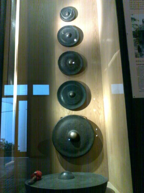 Một bộ cồng chiêng của người Mường (Hòa Bình).