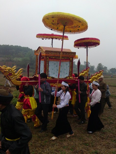 Nghi lễ Sắc phong và Rước Thánh trong lễ hội Đình Cổi.