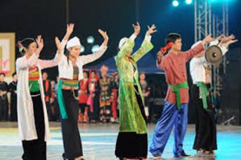 Trang phục dân tộc Mường.