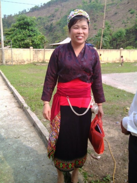 Trang phục truyền thống người Ơ Đu.