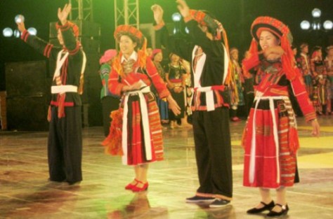 Trang phục truyền thống dân tộc Pà Thẻn.