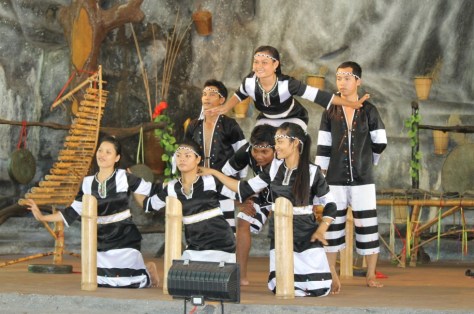 Đội ngũ diễn viên tộc Raglai.