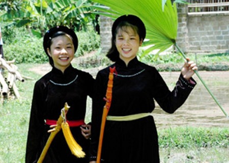 Trang phục nữ tộc Tày.