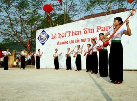 Múa tính tẩu là một trong những nét văn hóa truyền thống của người Thái trắng.