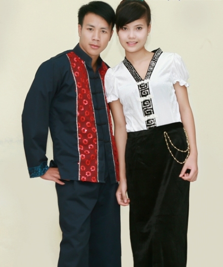 Nam nữ tộc Thái.