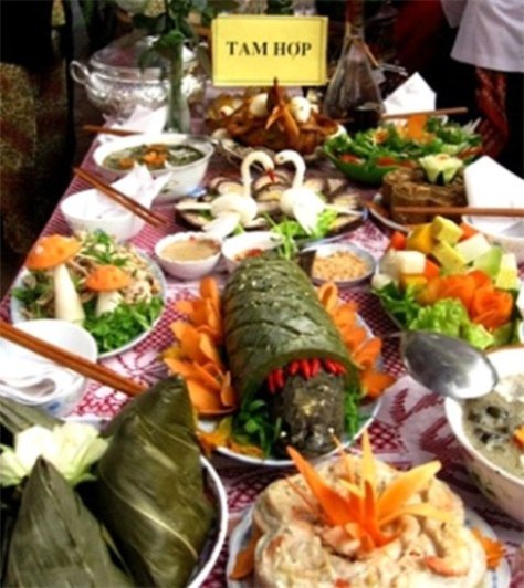 "Bánh đầu chó" trong mâm cỗ của người Thổ.