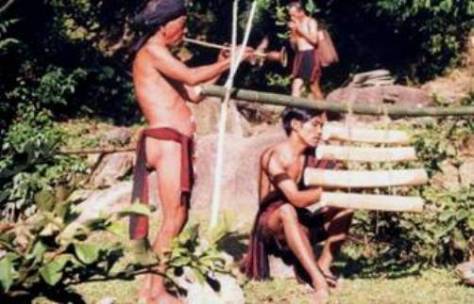 Hòa tấu Tale, Ântoong và Karyok ayol. (ảnh Vĩnh Phúc)