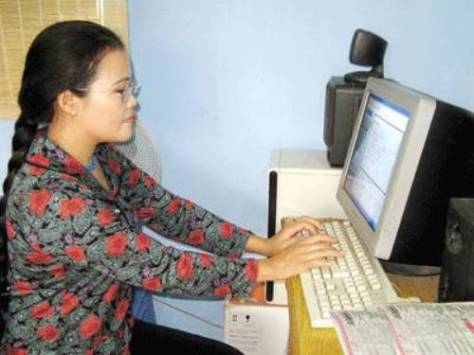 Sưu tập và lưu giữ về văn hóa dân gian người Tà Ôi là công việc cấp thiết của Tiến sĩ Kê Sửu/Nguyễn Thị Sửu.