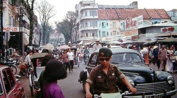 Chuyện bây giờ mới kể