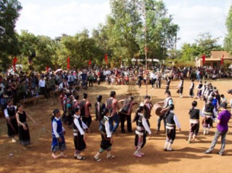 Lễ hội Mừng lúa mới – nét văn hóa đặc sắc dân tộc Xơ Đăng.