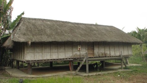 Nhà sàn tộc Xơ Đăng.