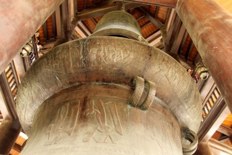 Đại hồng chung nặng 36 tấn trong Tháp Chuông chùa Bái Đính.