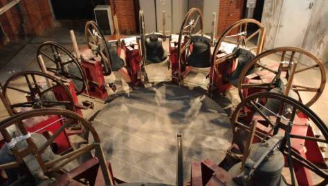 Dàn chuông trong Vương Cung Thánh Đường ở Washington DC, USA.