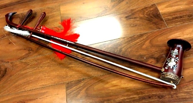 Nhạc cụ cổ truyền VN – Đàn Nhị/Cò