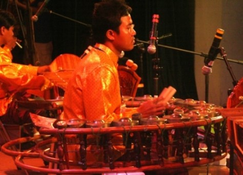 Koông vông thum (bộ cồng lớn).