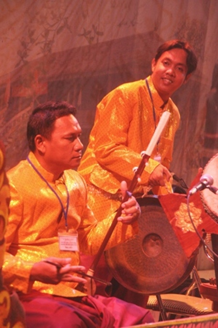 Truô sô (đàn cò nhỏ) tuy giống cây đàn nhị nhưng âm thanh khác biệt.