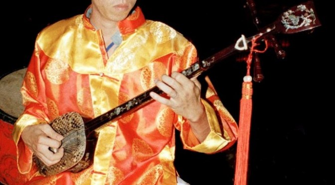 Nhạc cụ cổ truyền VN – Đàn Tam