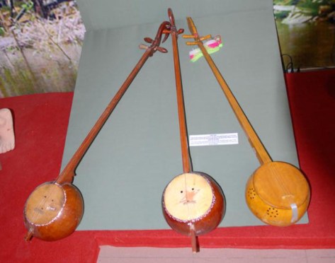 dantinhtau_Đàn Tính, Tẩu