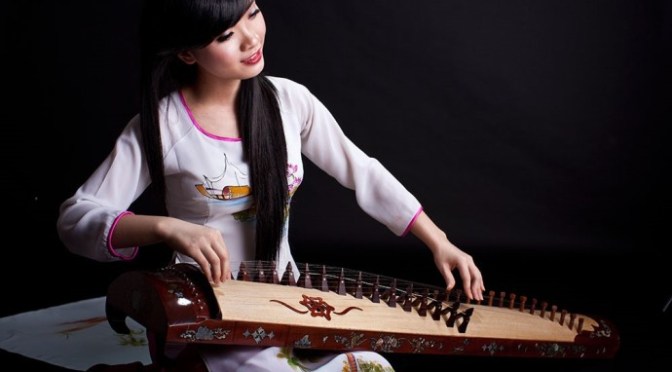 Nhạc cụ cổ truyền VN – Đàn Tranh/Thập Lục