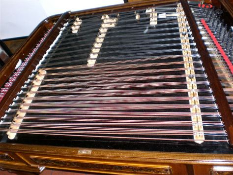 Cimbalom.