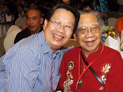 GS Trần Văn Khê và con trai NS Trần Quang Hải.