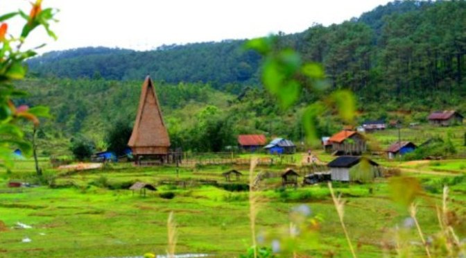 Thăm Làng Kon Hring