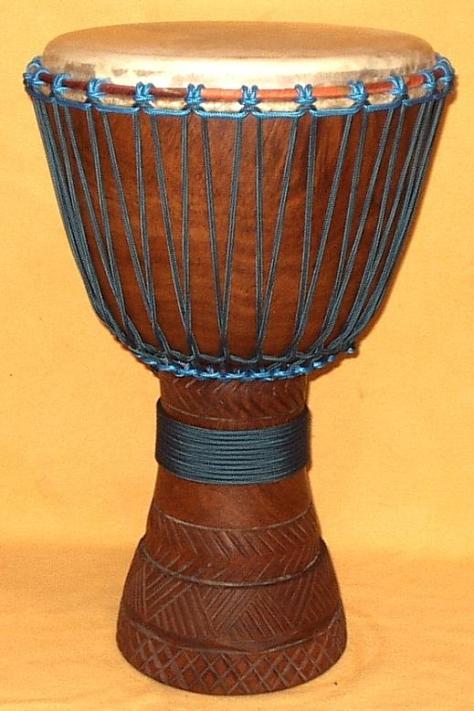 Trống Djembe.