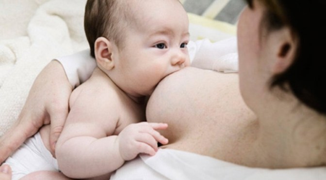 Mẹ, chiếc nôi ôm ấp con