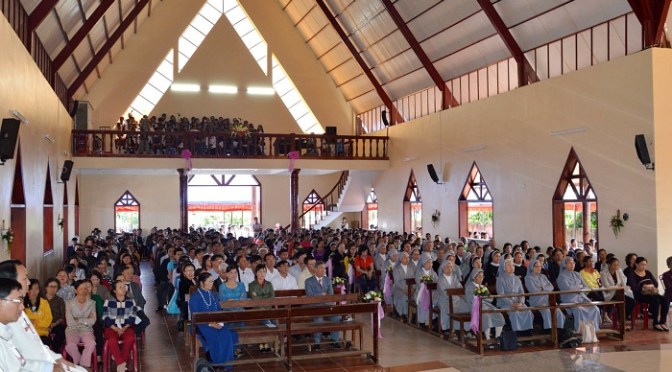 Đi làm và đi lễ