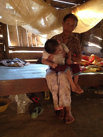 Hình Bài 1 _ Bà ngoại Pan và em Pét (1)