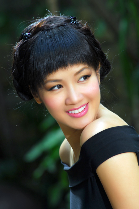 Ca sĩ Hồng Nhung.