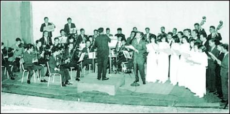 Ban Hợp Ca Tiếng Tơ Đồng và NS Hoàng Trọng.