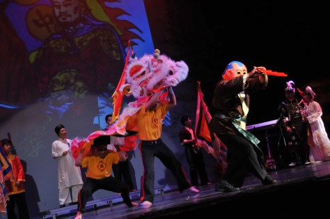 Vũ đoàn Việt Cầm trong Phong Châu Mở Hội.