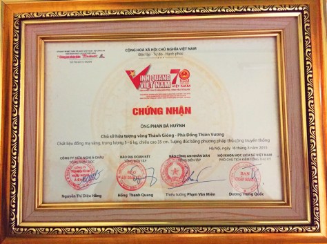 Thầy bói nộp 35 triệu đồng để có chứng nhận này