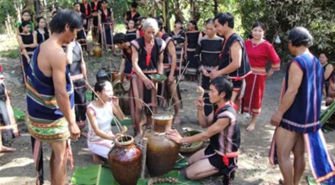 Uống rượu cưới