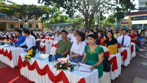 Sân trường Lương Thế Vinh trước giờ khai mạc lễ trao HB ĐCN lần thứ 6