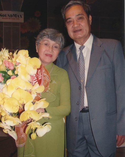 Vợ chồng nhạc sĩ Thanh Sơn.