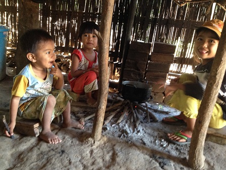 (2) Em Win, em Thia, em Thar