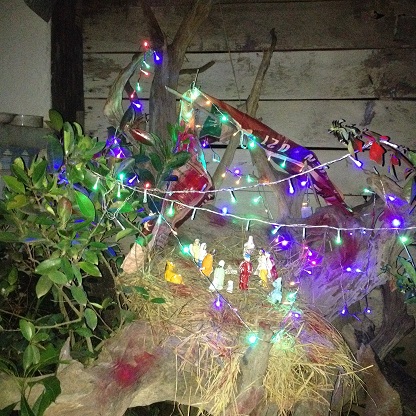 Hang đá gia đình mẹ Sâm