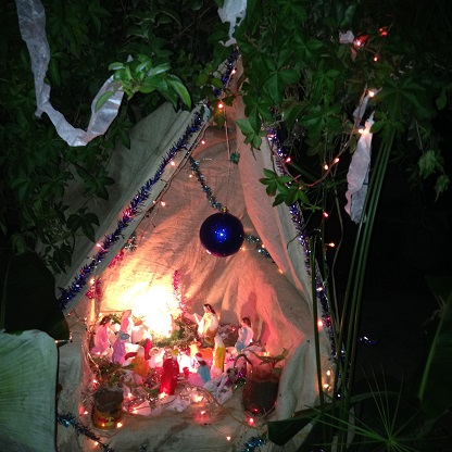 Hang đá gia đình bố mẹ Đài